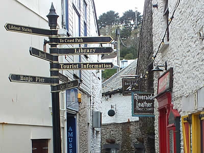 Sign post near the quay in Looe